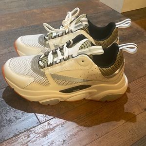 Sneakers orange with green B22 woman size